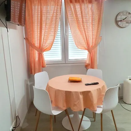 2 Bedrooms At El Grove 500 M Away From The With Wifi